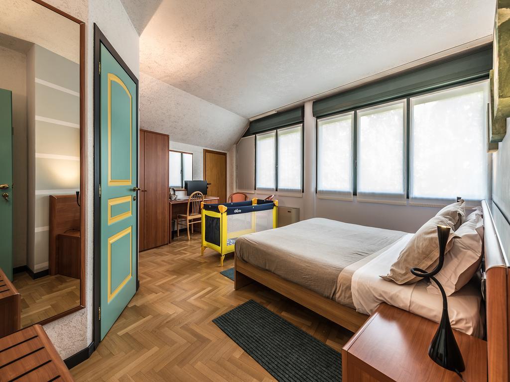 Mini Hotel Wine & Dreams 알바 외부 사진